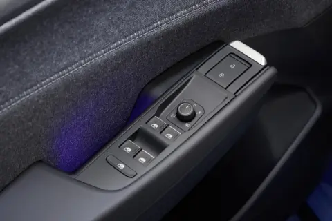 ID. Cross Generation 1 — Volkswagen ID.Cross 12