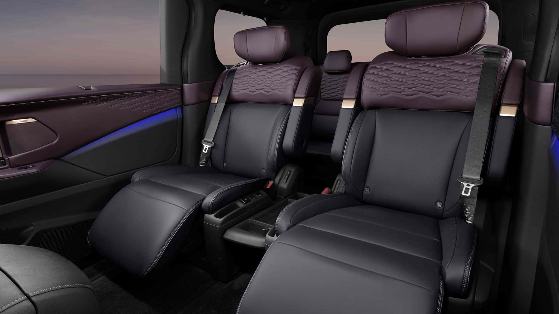Nissan Unveils Luxurious Fourth-Gen Elgrand Minivan in Japan