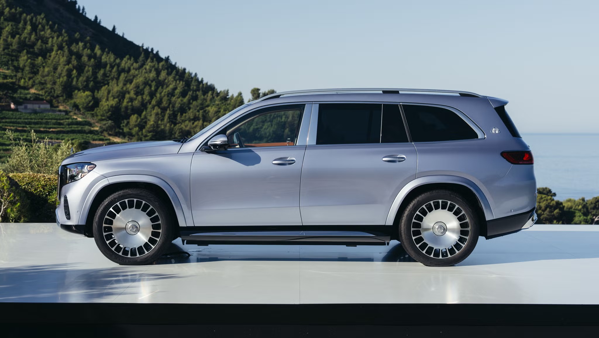 2027 Mercedes-Maybach GLS680 Unveiled with Powerful V-8 and Luxury Features