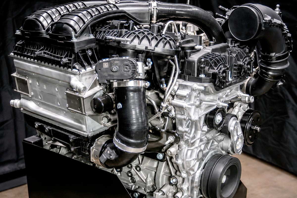 Dodge to Unveil Most Powerful Hurricane Inline-6 Engine in Charger SIXPACK
