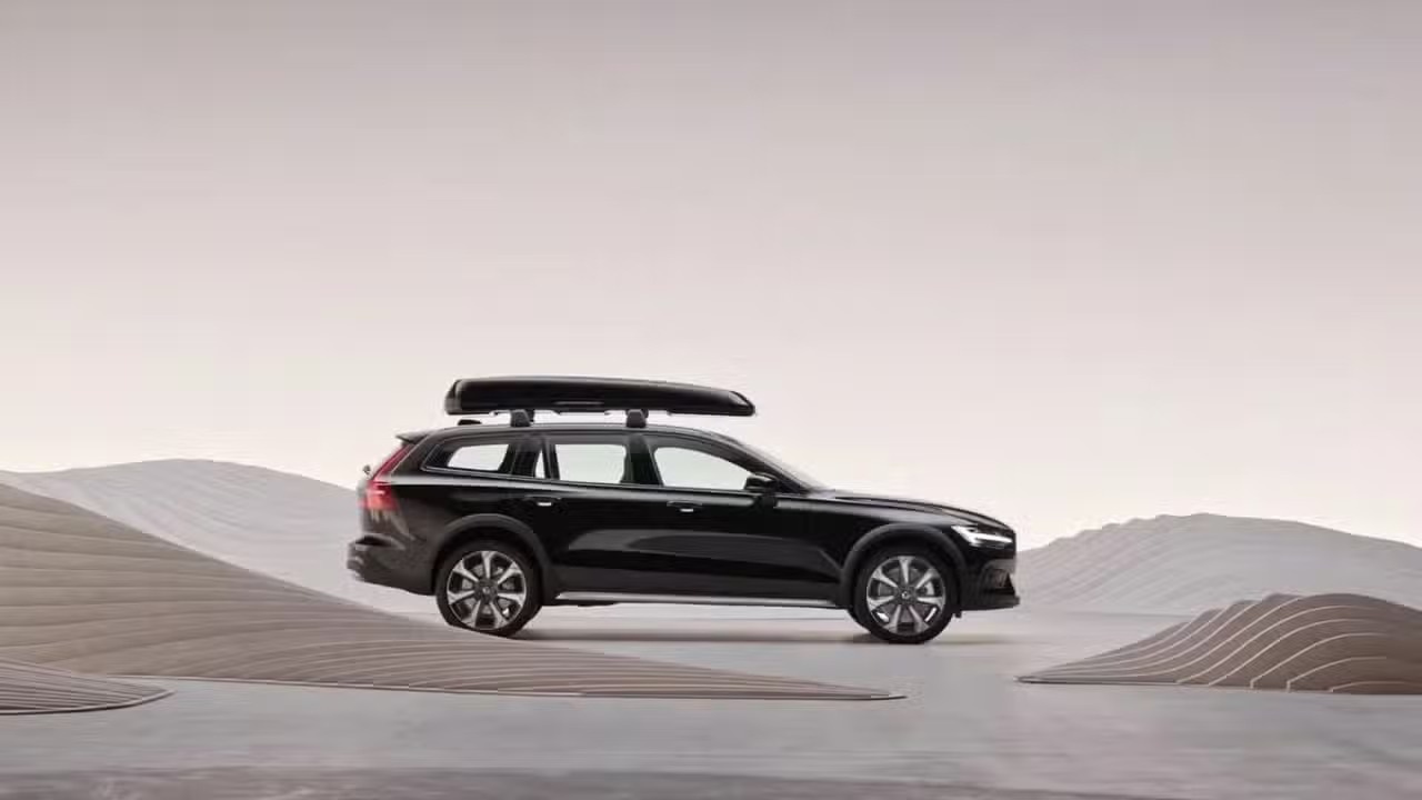Volvo to End V60 and V90 Cross Country, Plans Electric Wagon for 2028