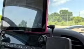 Why a USB Cable Still Outperforms Wireless Android Auto