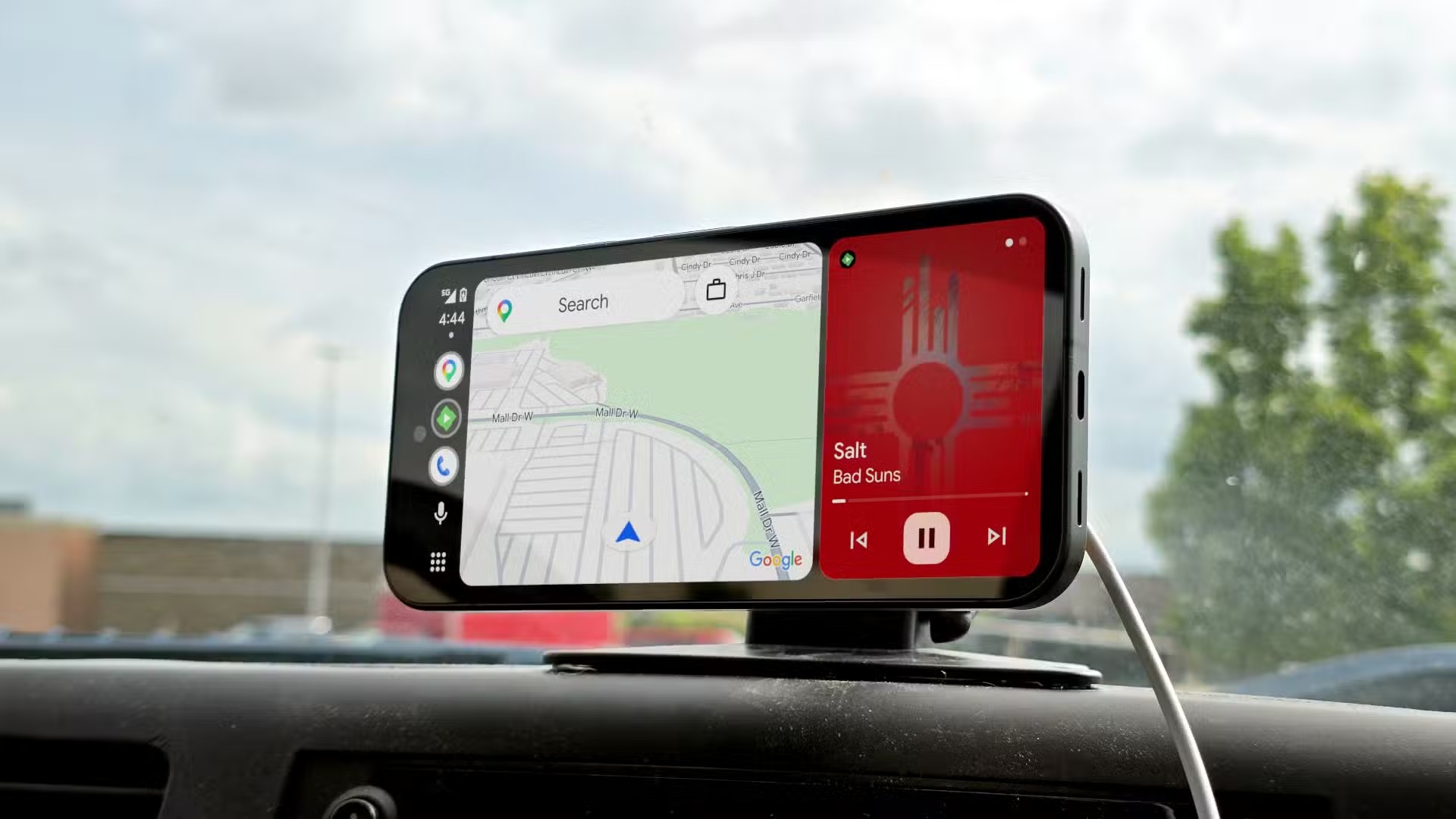 Why a USB Cable Still Outperforms Wireless Android Auto