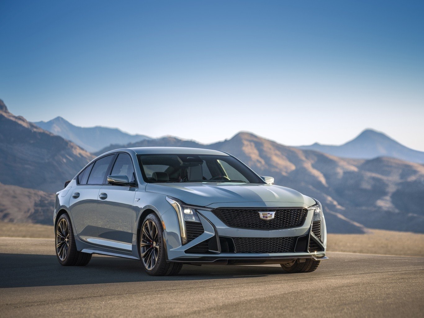 General Motors Reverses EV Strategy, Revives Gas-Powered Models Including Cadillac XT6
