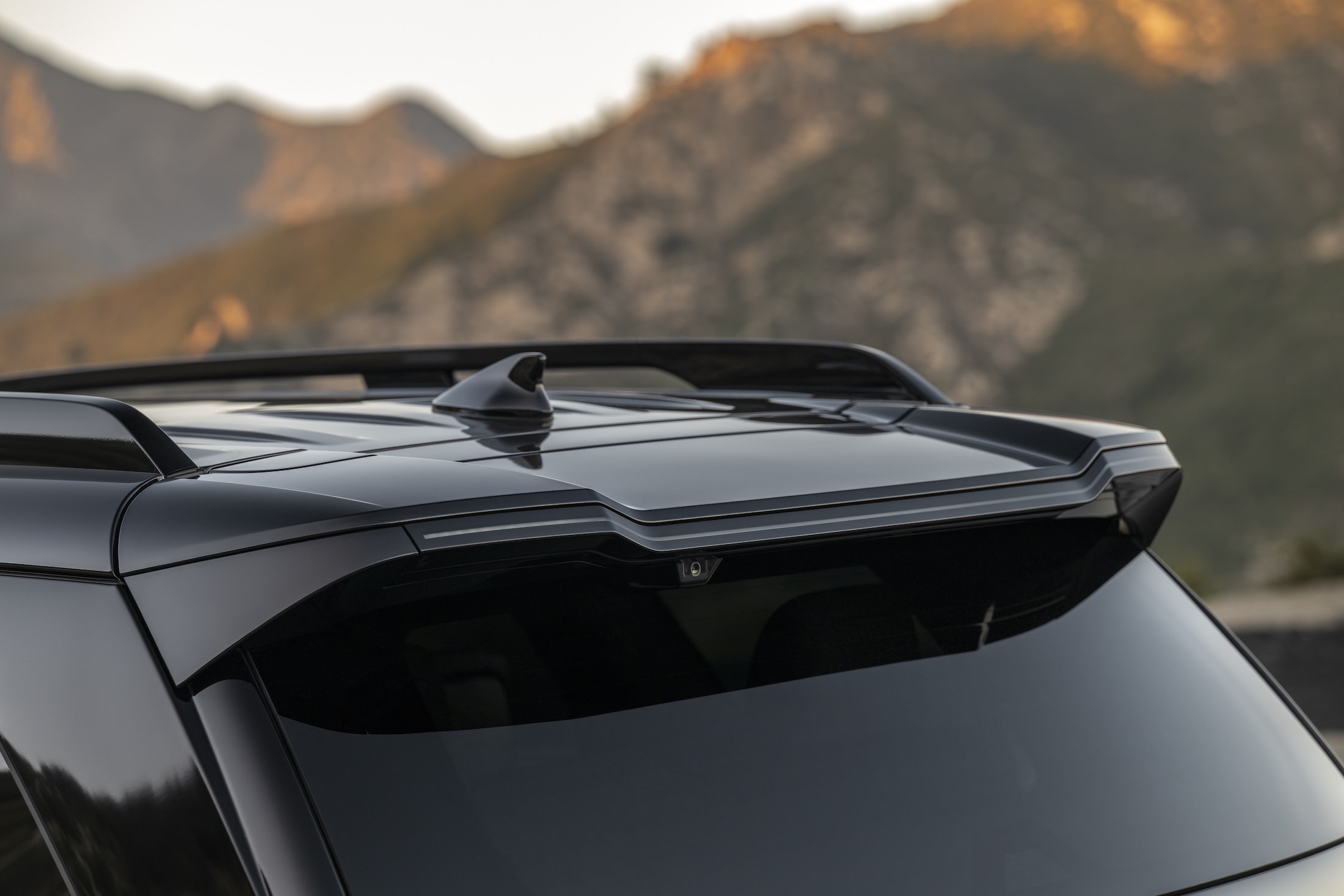 Hyundai Launches Palisade Hybrid Calligraphy Black Ink with Sleek Blacked-Out Design