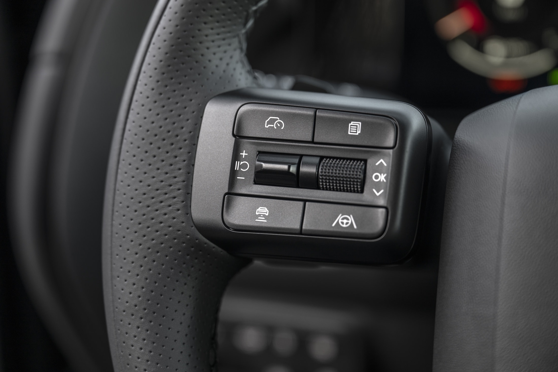 Hyundai Launches Palisade Hybrid Calligraphy Black Ink with Sleek Blacked-Out Design