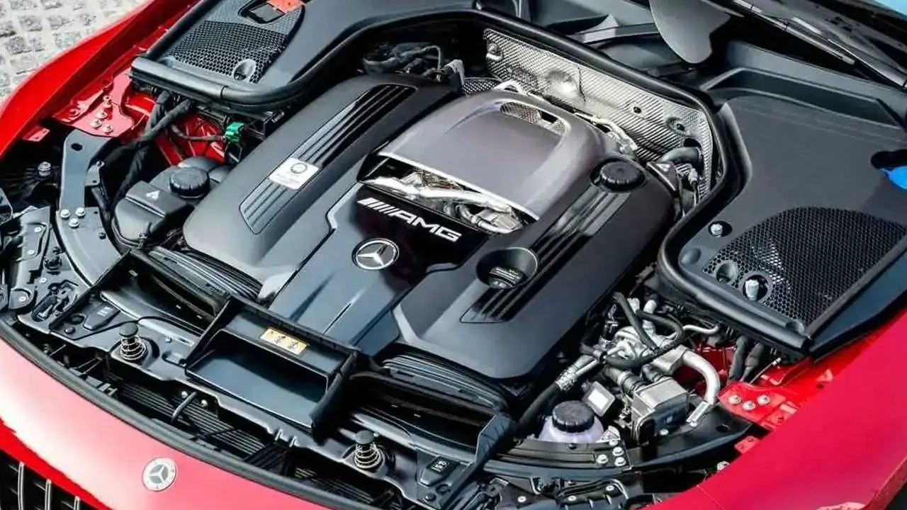 Mercedes-AMG Patents New Internal Exhaust System to Boost V8 Performance