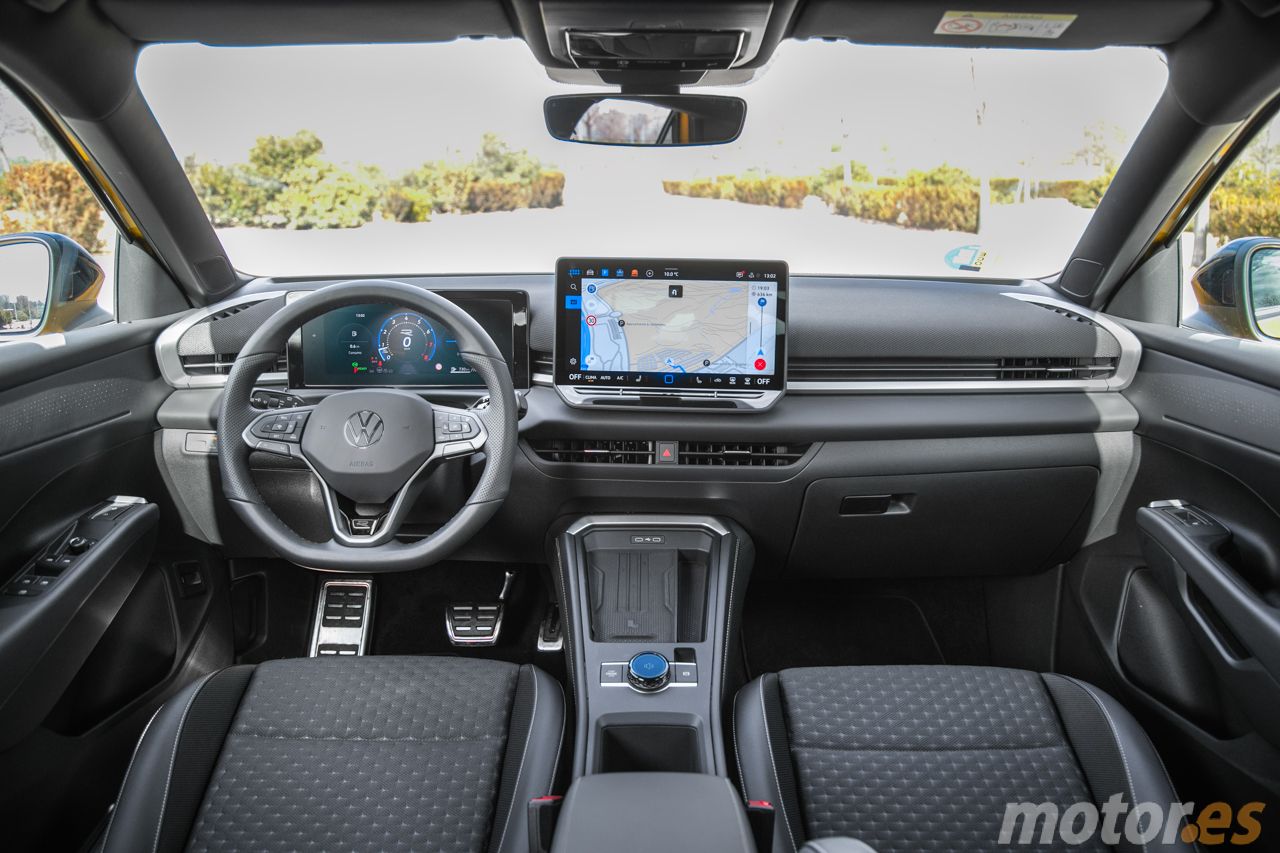 Volkswagen T-Roc Adds Powerful 204 hp 4MOTION Hybrid to Its Lineup
