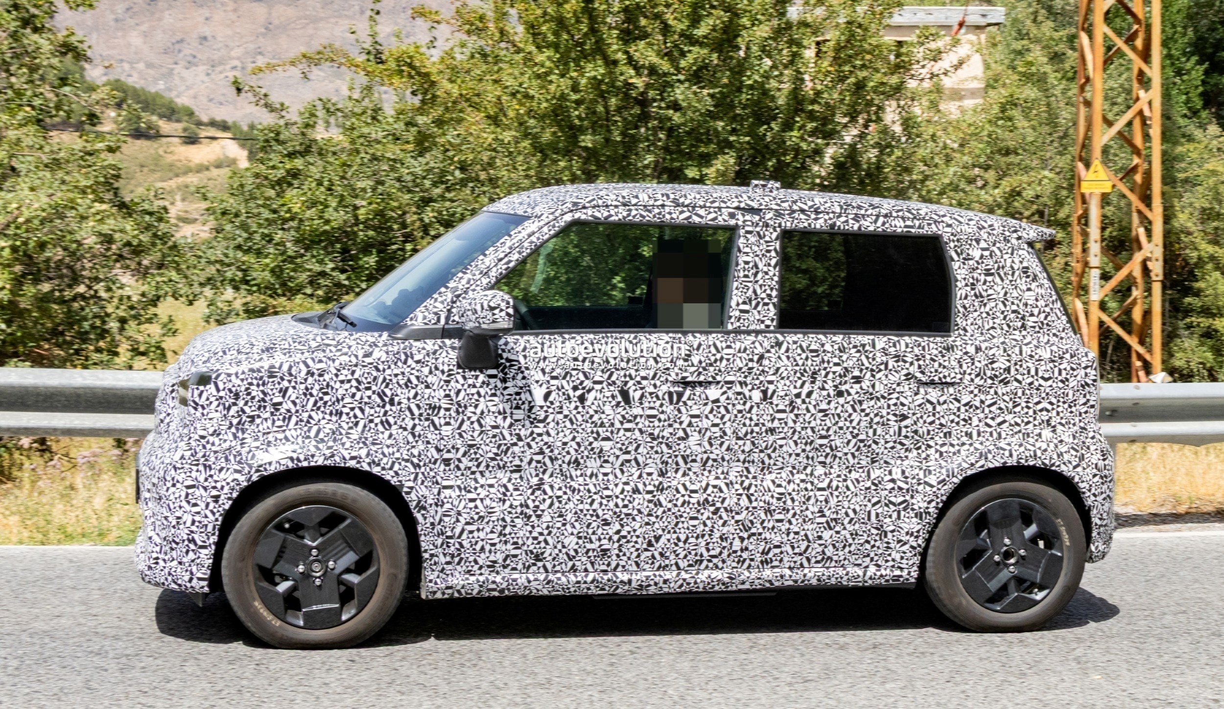 2027 Suzuki Electric Kei Car Spotted in Europe, Taking Cues from Vision e-Sky Concept