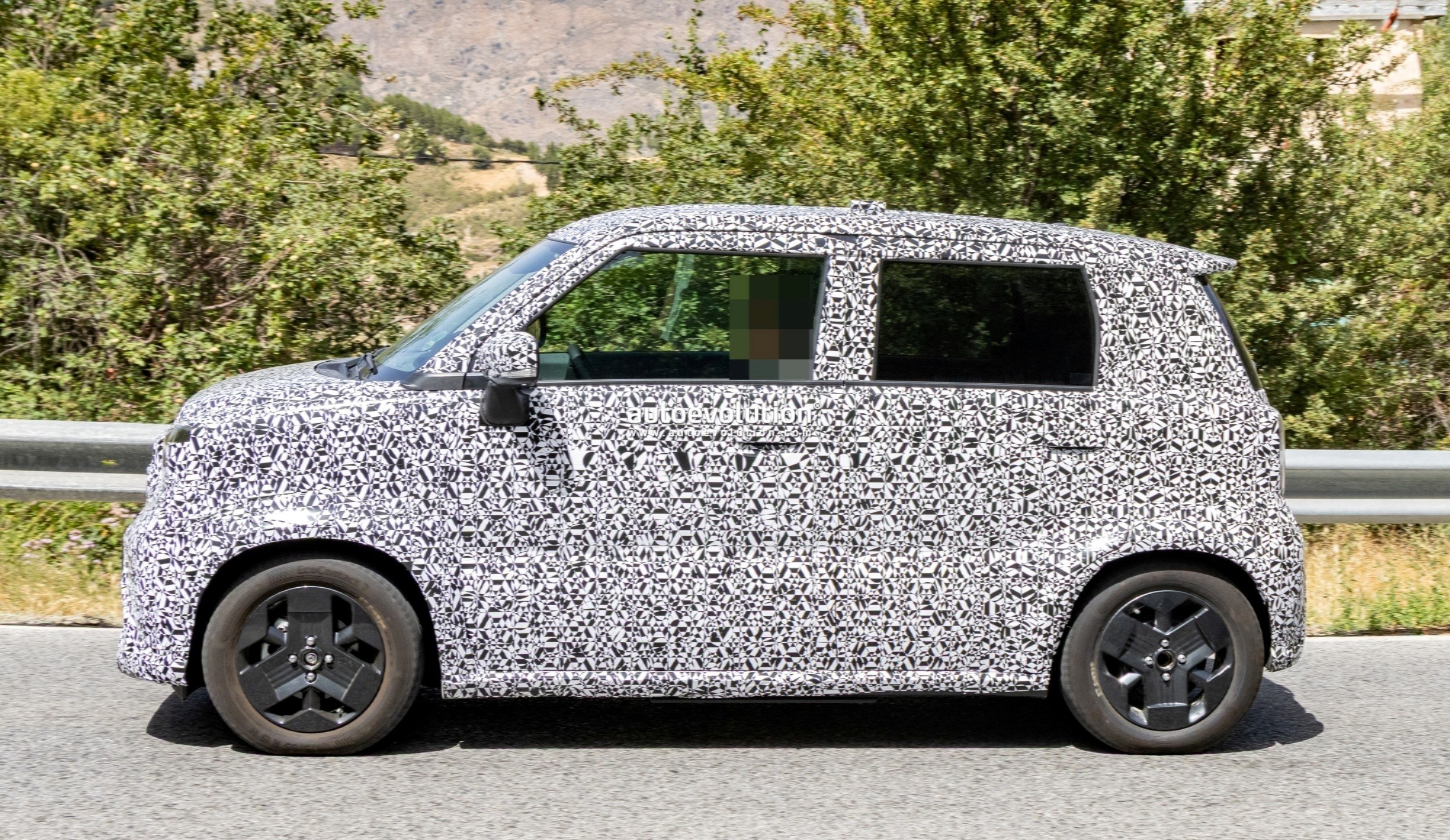 2027 Suzuki Electric Kei Car Spotted in Europe, Taking Cues from Vision e-Sky Concept