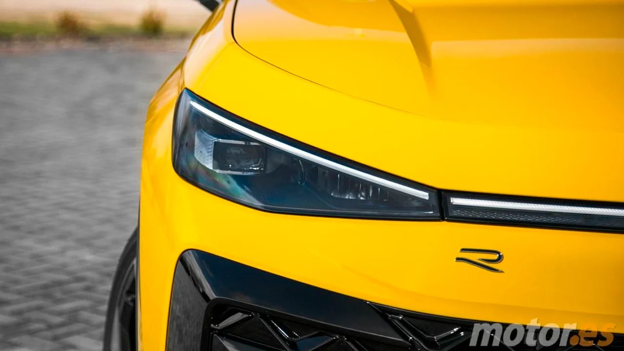 Volkswagen T-Roc Adds Powerful 204 hp 4MOTION Hybrid to Its Lineup