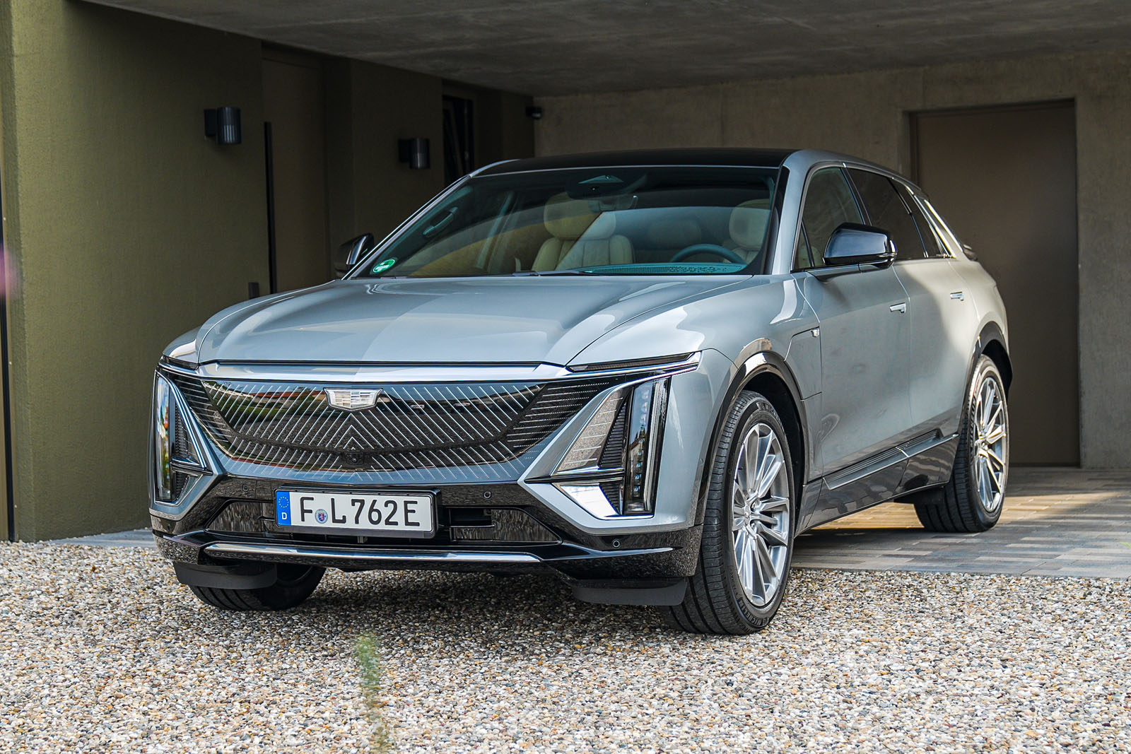 General Motors Reevaluates Cadillac’s UK Relaunch Amid Market Changes