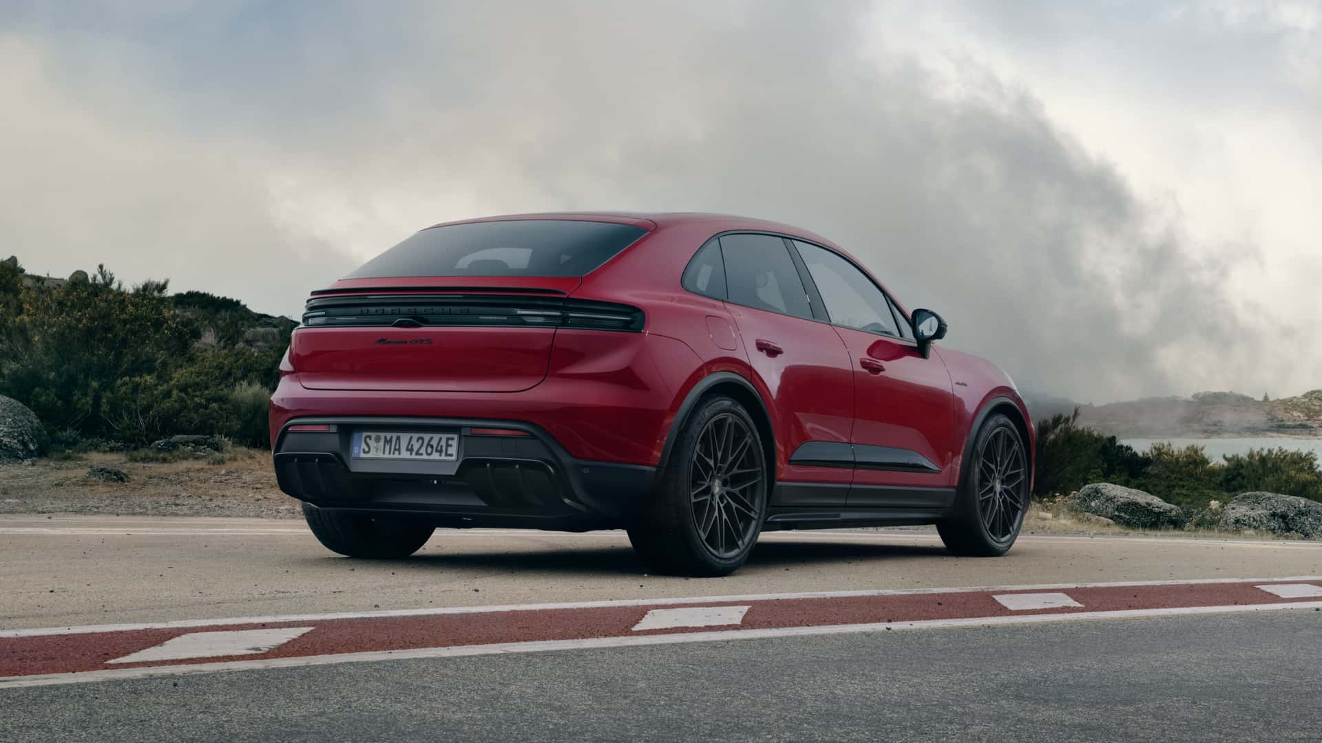 Porsche Tests Next Gas-Powered SUV Using Audi Q5 Prototype