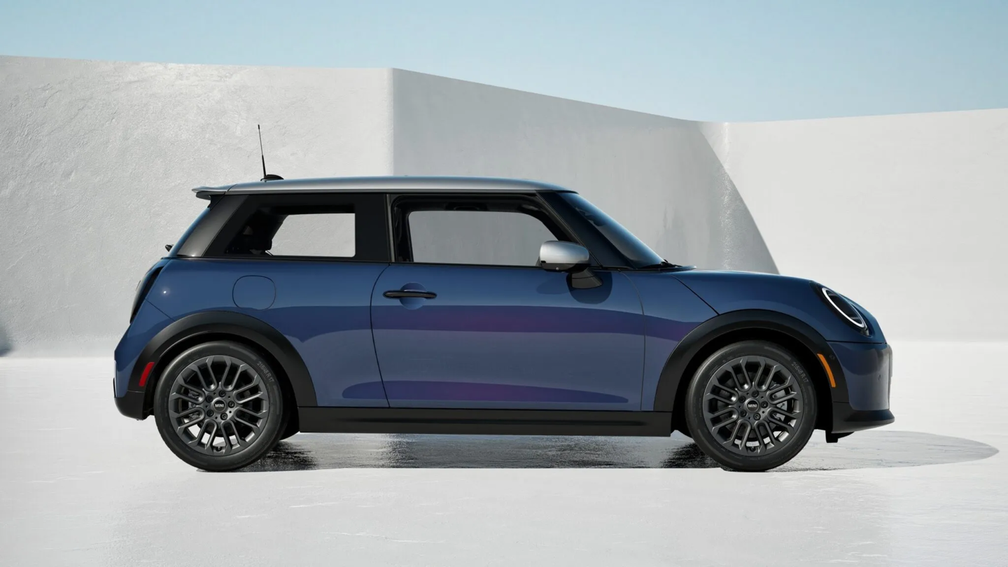 Mini Launches Rooftop Editions Based on Cooper S with Unique Two-Tone Roofs