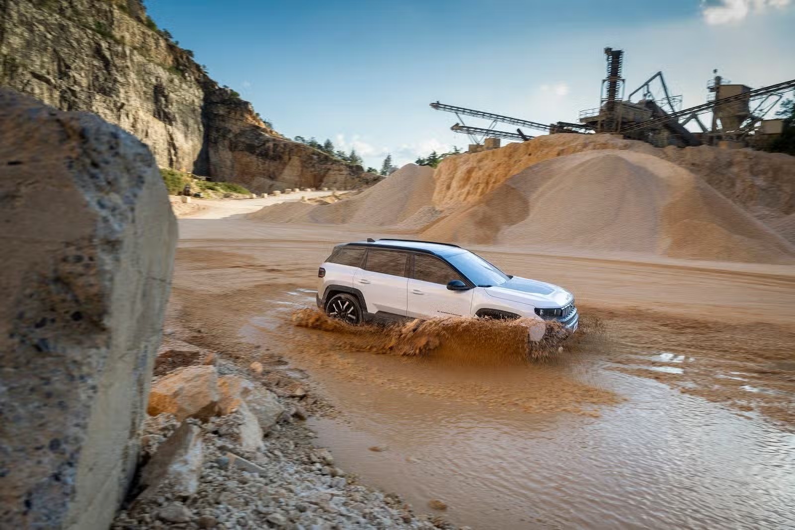 Jeep Launches Powerful Electric Compass 4xe with Off-Road Focus