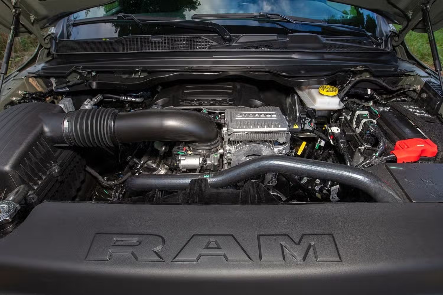 Ram 1500 Phases Out eTorque Mild-Hybrid System on 5.7-Liter HEMI V8 for 2027