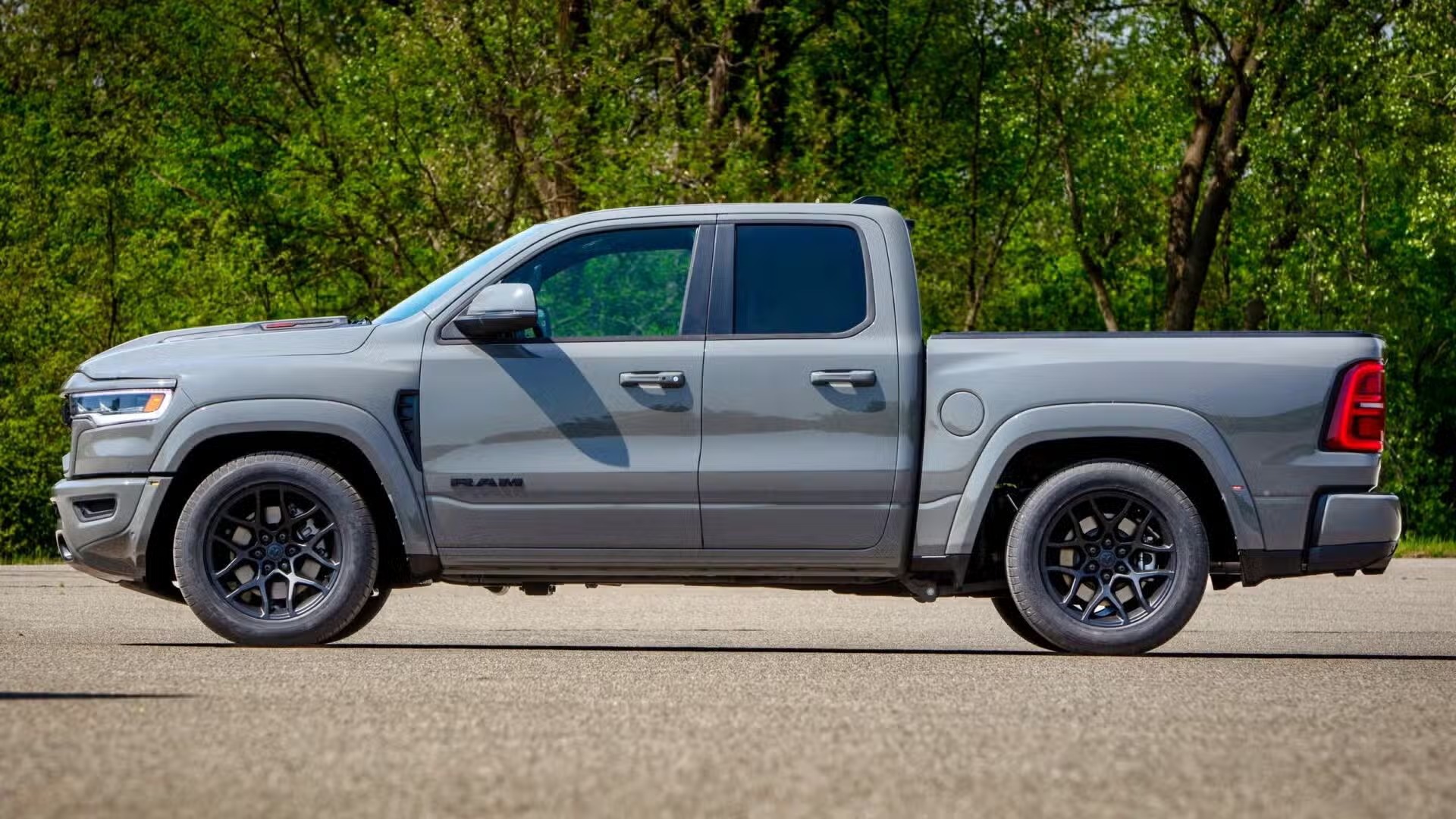 Ram 1500 Phases Out eTorque Mild-Hybrid System on 5.7-Liter HEMI V8 for 2027