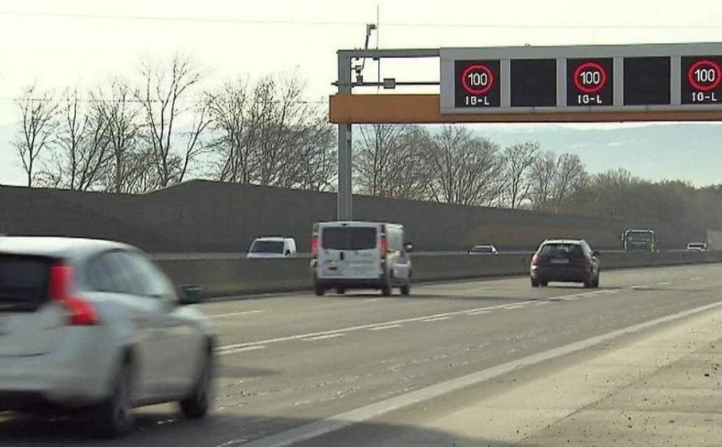 Austria Allows Electric Cars to Drive Faster on Some Highways, Raising Questions for Spain and Europe