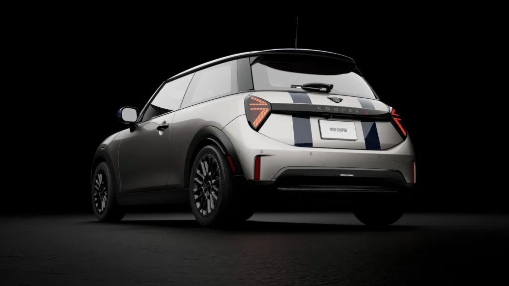 Mini Launches Rooftop Editions Based on Cooper S with Unique Two-Tone Roofs