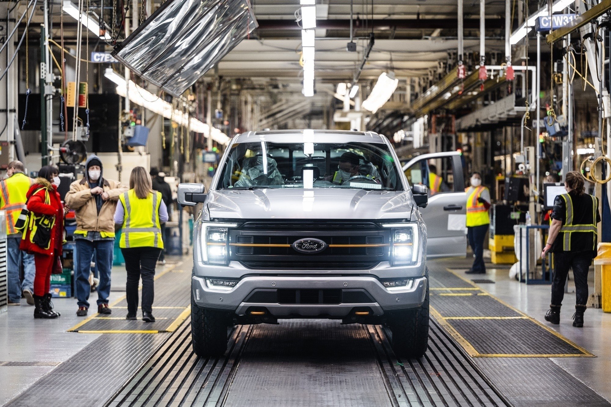 Ford Combines AI and Veteran Engineers to Build Engines That Last 15 Years and 225,000 Miles