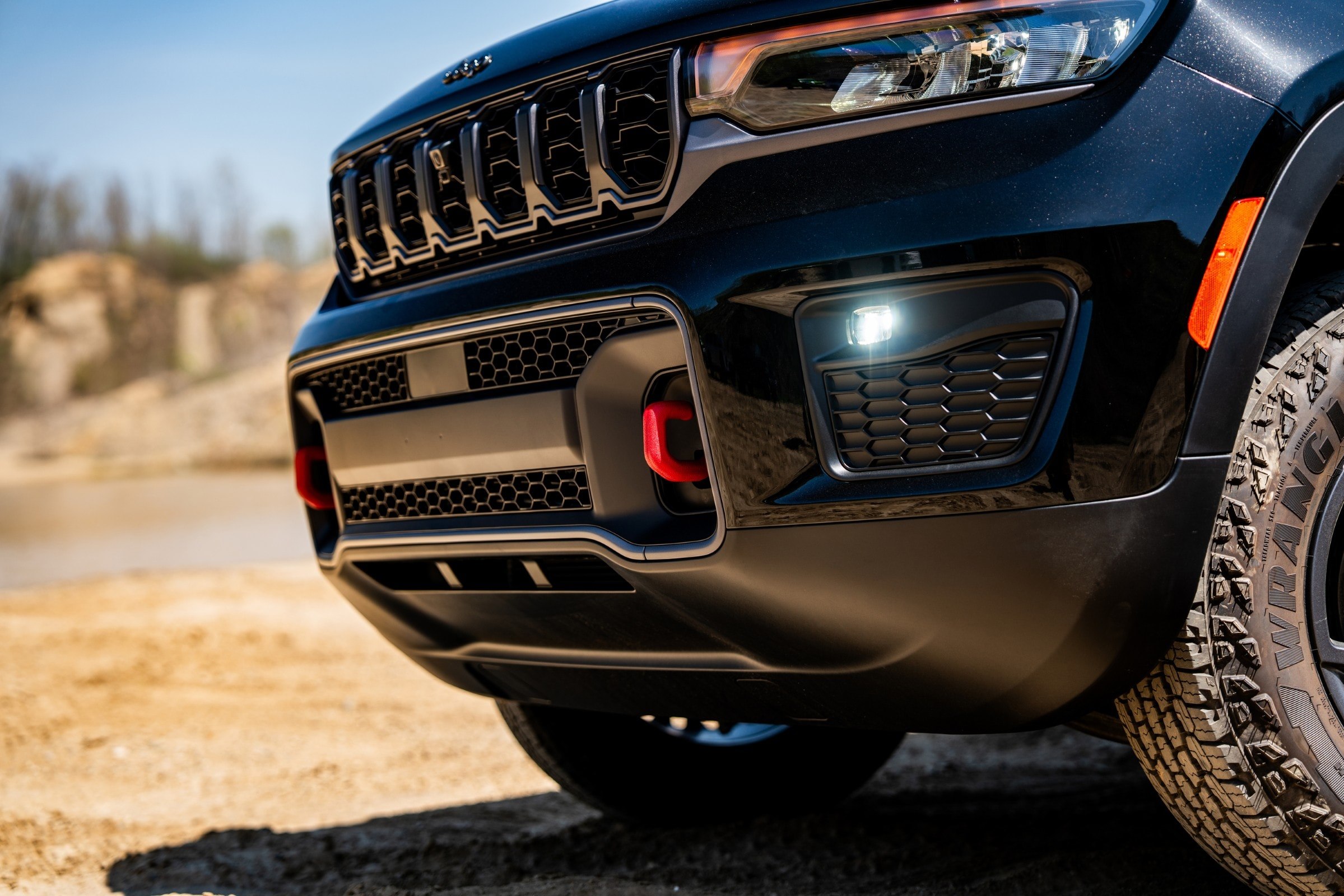 Jeep Expands 2027 Grand Cherokee Lineup with Three New Trims and Trailhawk Featuring Hurricane I4 Engine