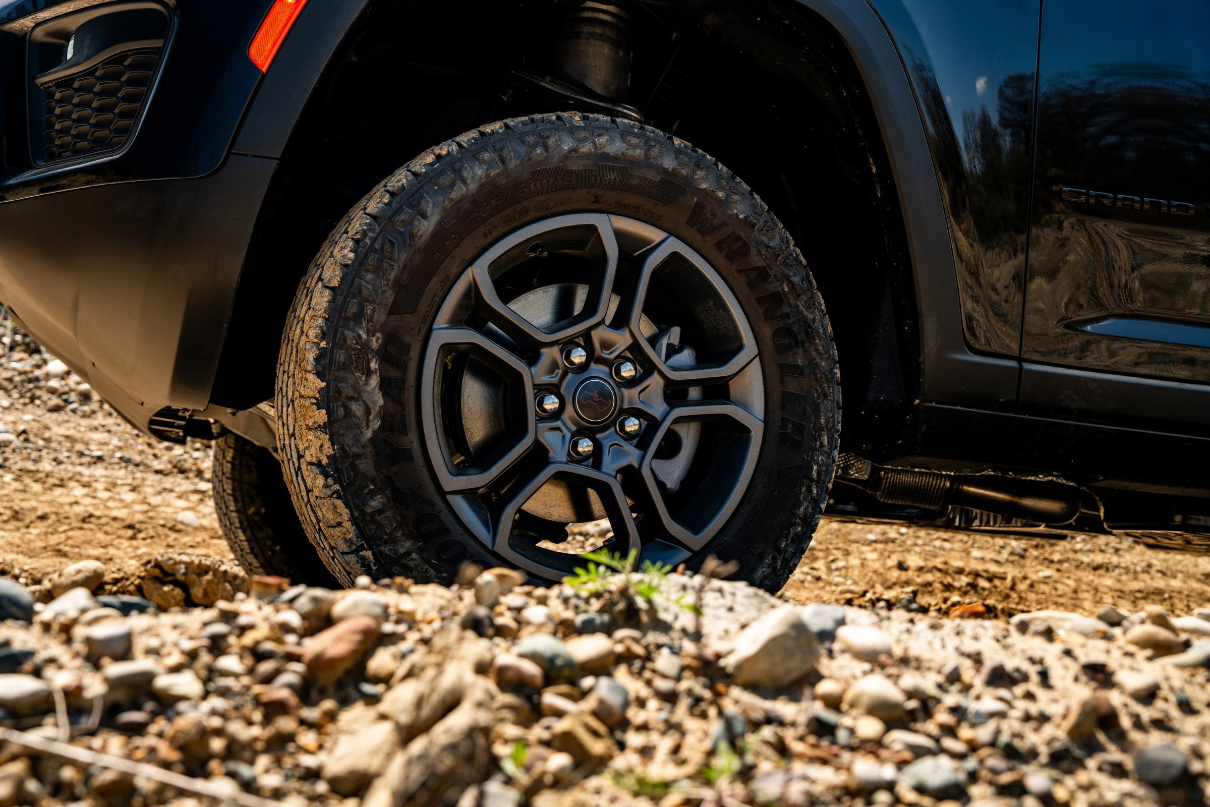 Jeep Expands 2027 Grand Cherokee Lineup with Three New Trims and Trailhawk Featuring Hurricane I4 Engine