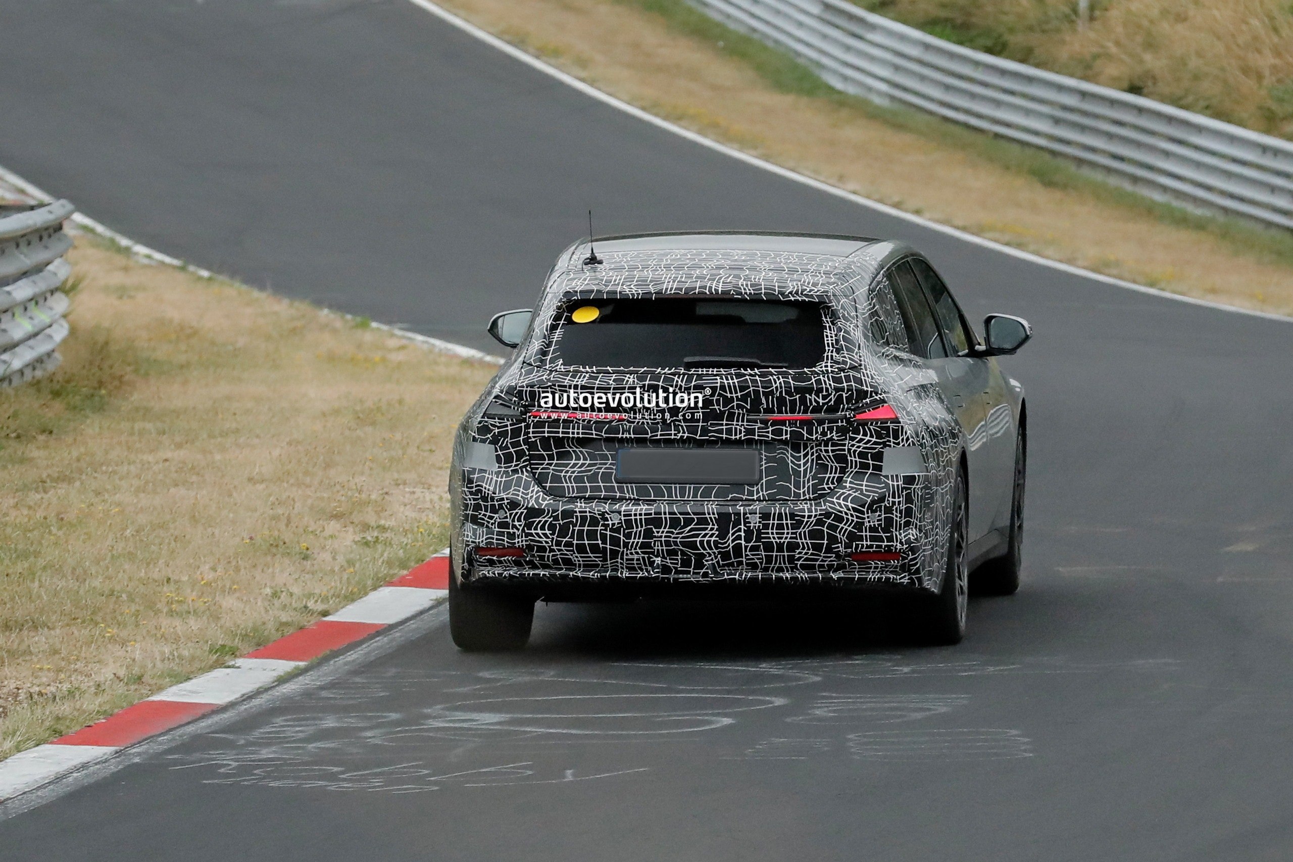 BMW Tests New i3 Touring Prototype at Nürburgring Before 2027 Launch