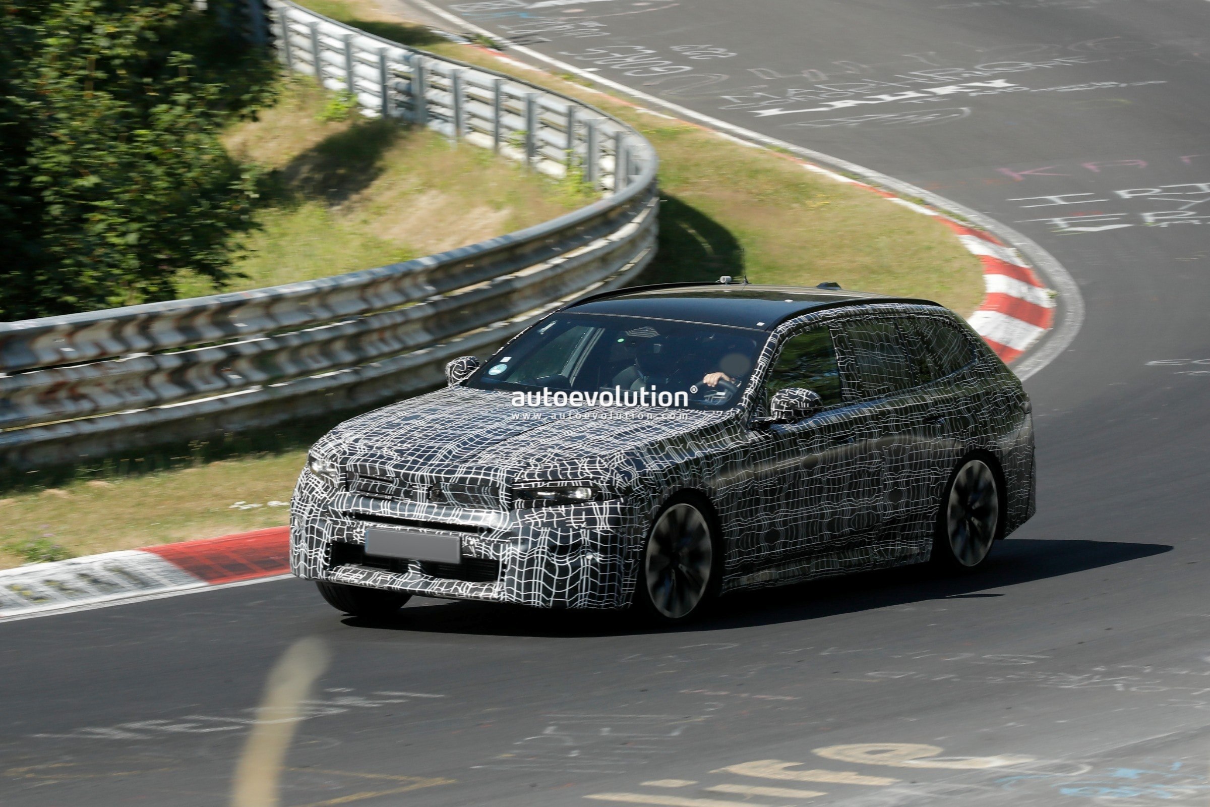 2028 BMW 5 Series Touring Facelift Shows Subtle Exterior Changes and Major Interior Updates