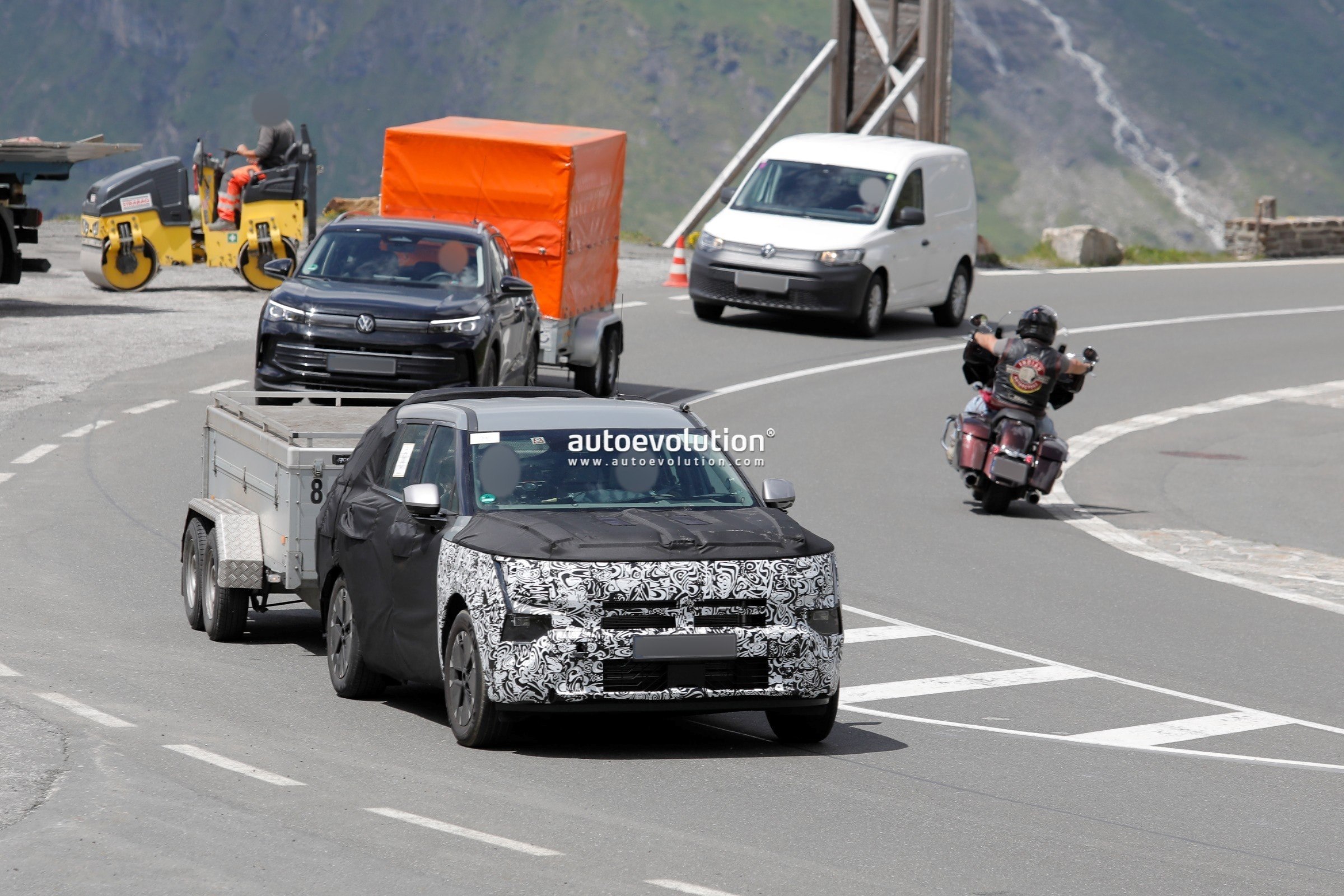 Next-Gen 2027 Hyundai Tucson Revealed in Spy Photos Amid Brake Test Incident