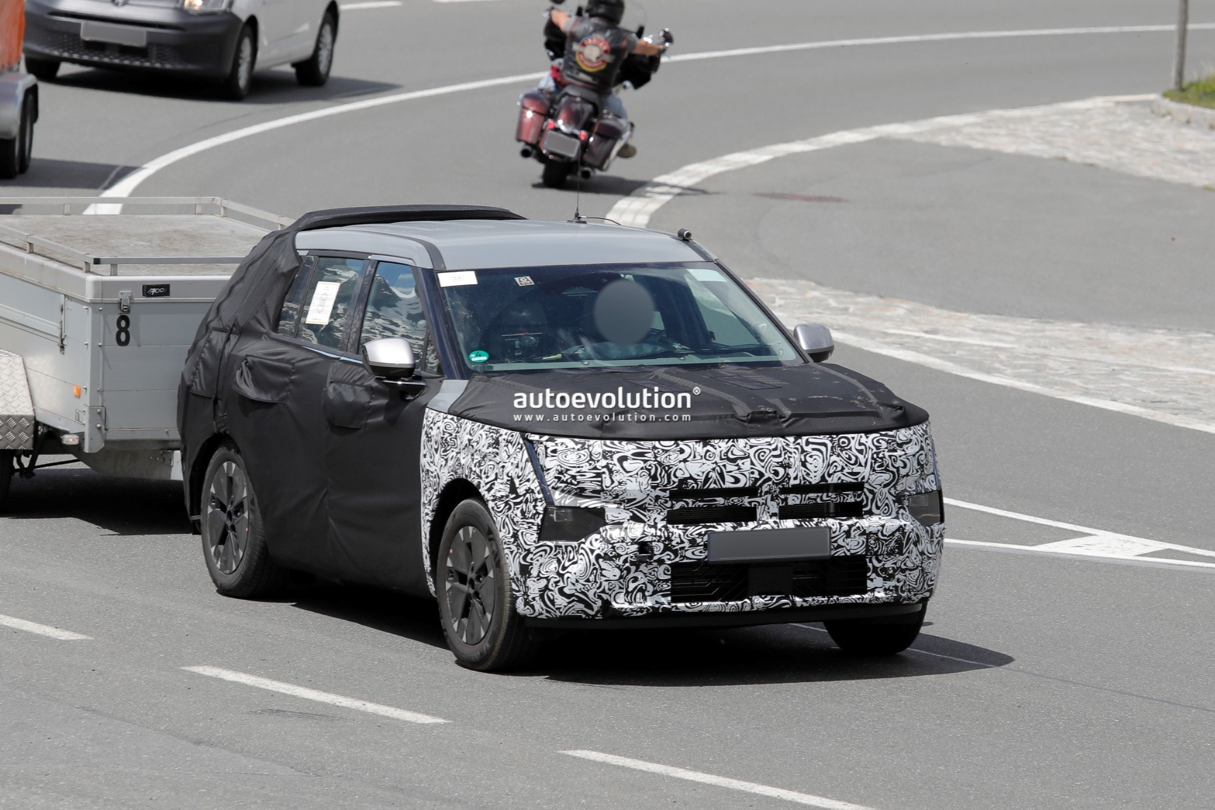 Next-Gen 2027 Hyundai Tucson Revealed in Spy Photos Amid Brake Test Incident