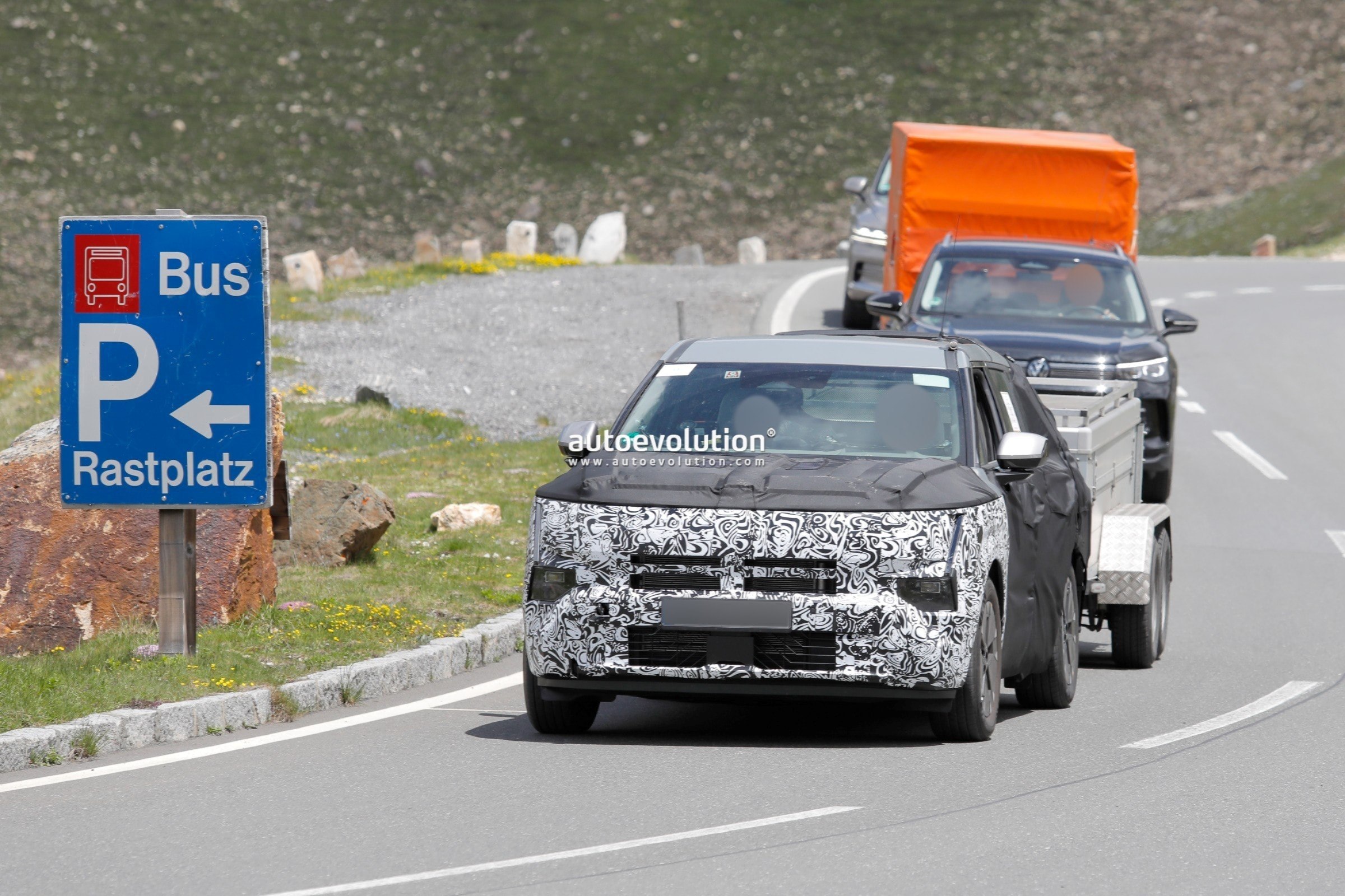 Next-Gen 2027 Hyundai Tucson Revealed in Spy Photos Amid Brake Test Incident