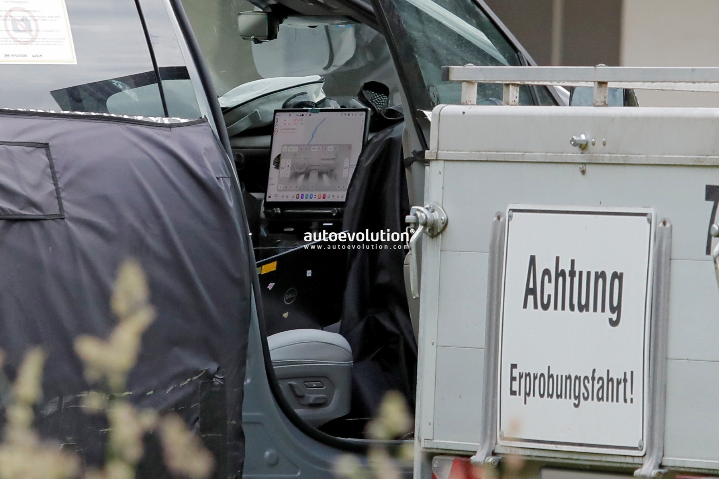 Next-Gen 2027 Hyundai Tucson Revealed in Spy Photos Amid Brake Test Incident