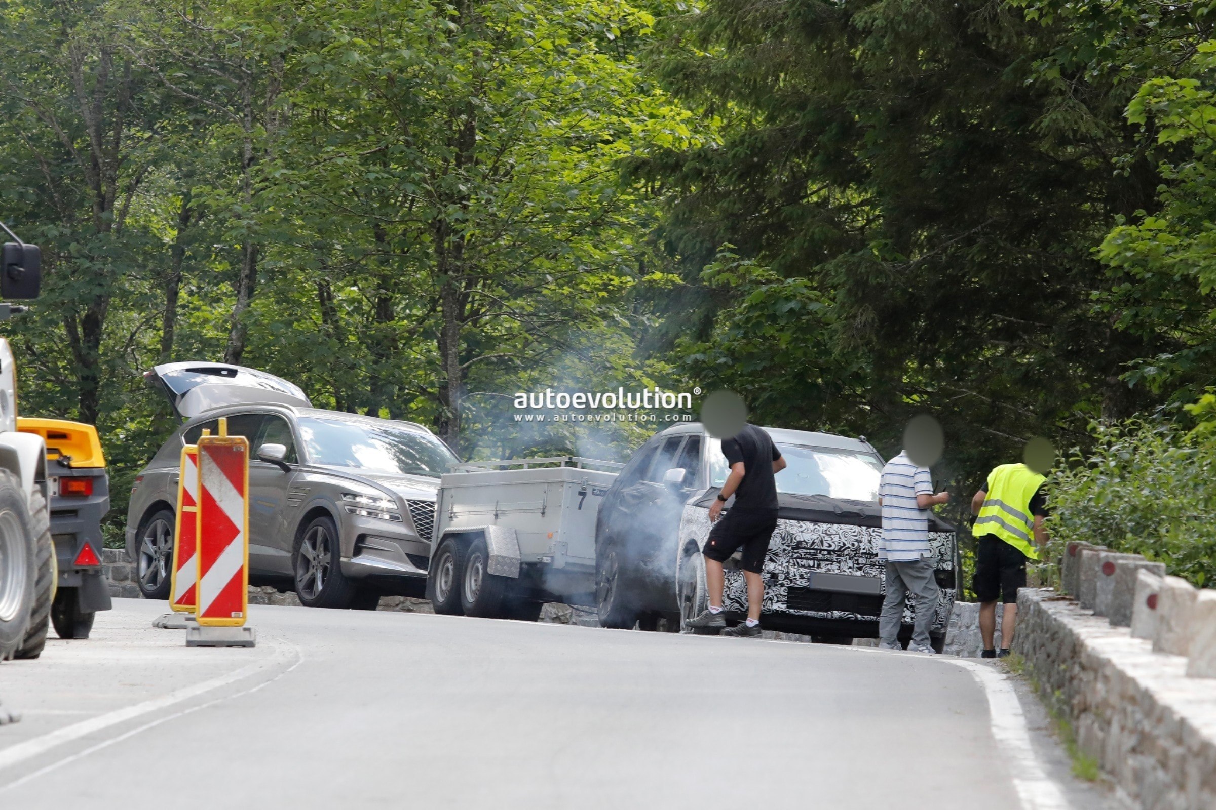 Next-Gen 2027 Hyundai Tucson Revealed in Spy Photos Amid Brake Test Incident