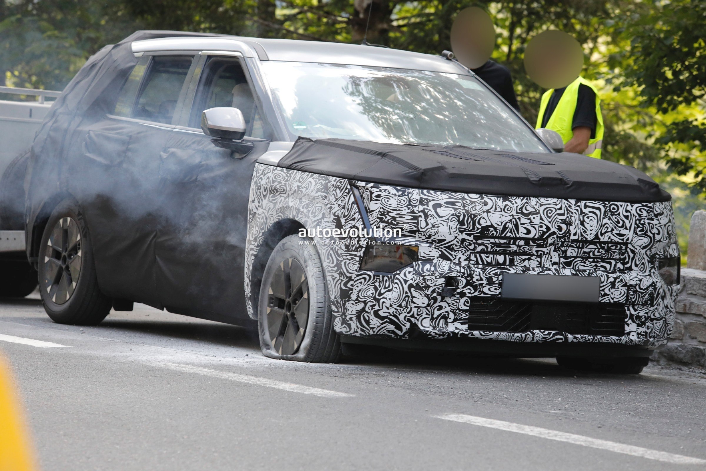 Next-Gen 2027 Hyundai Tucson Revealed in Spy Photos Amid Brake Test Incident