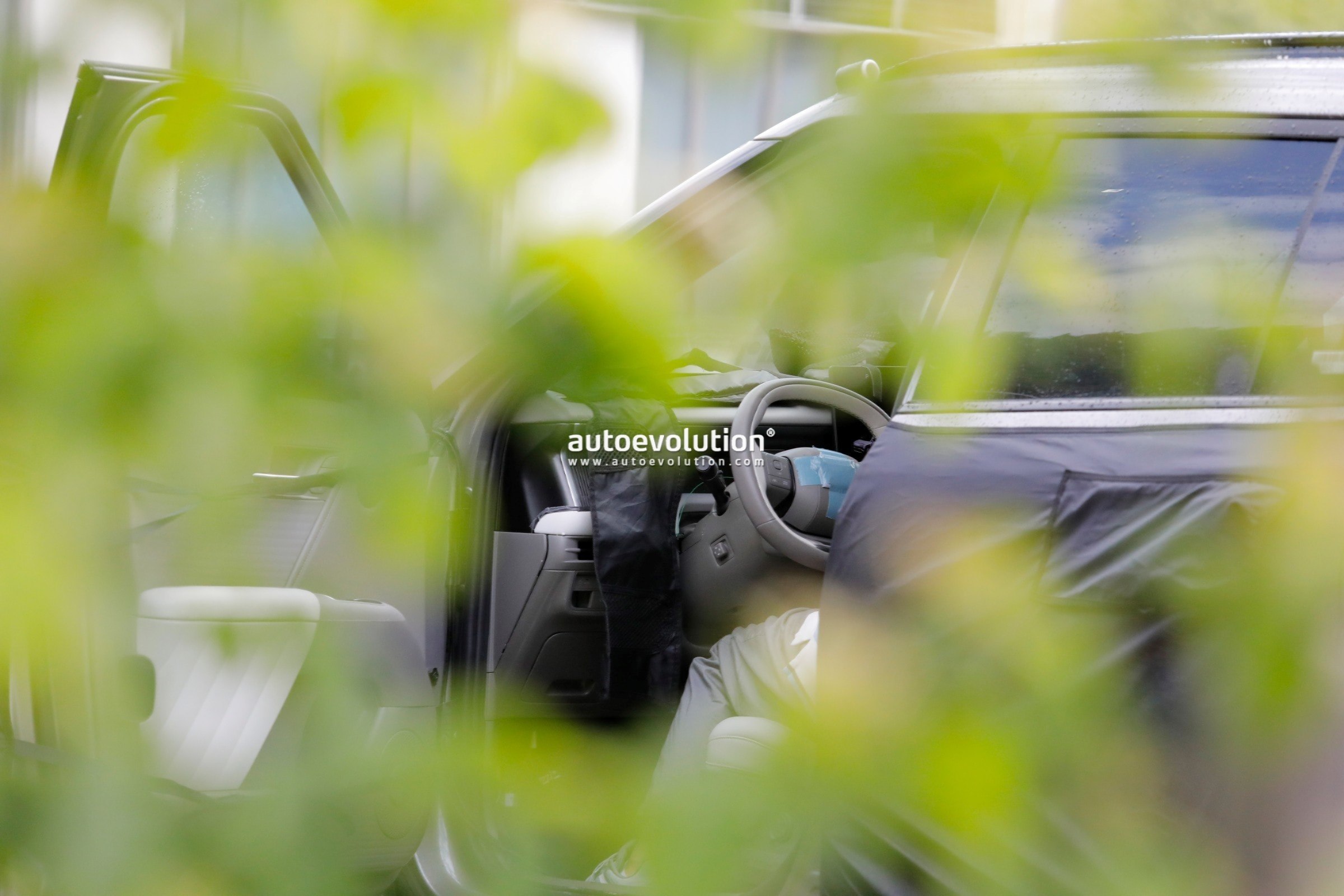 Next-Gen 2027 Hyundai Tucson Revealed in Spy Photos Amid Brake Test Incident