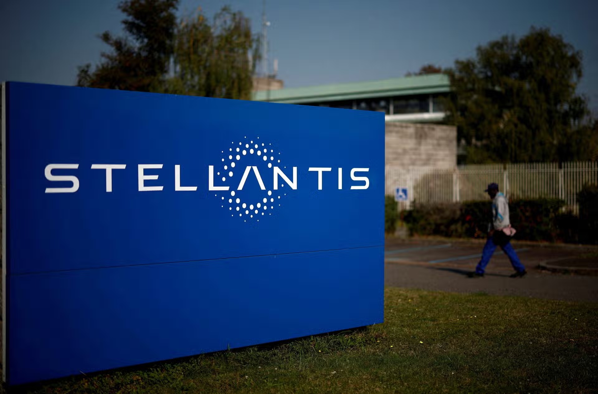 Stellantis' Canadian Operations Under Strain as US-Canada Trade Talks Collapse