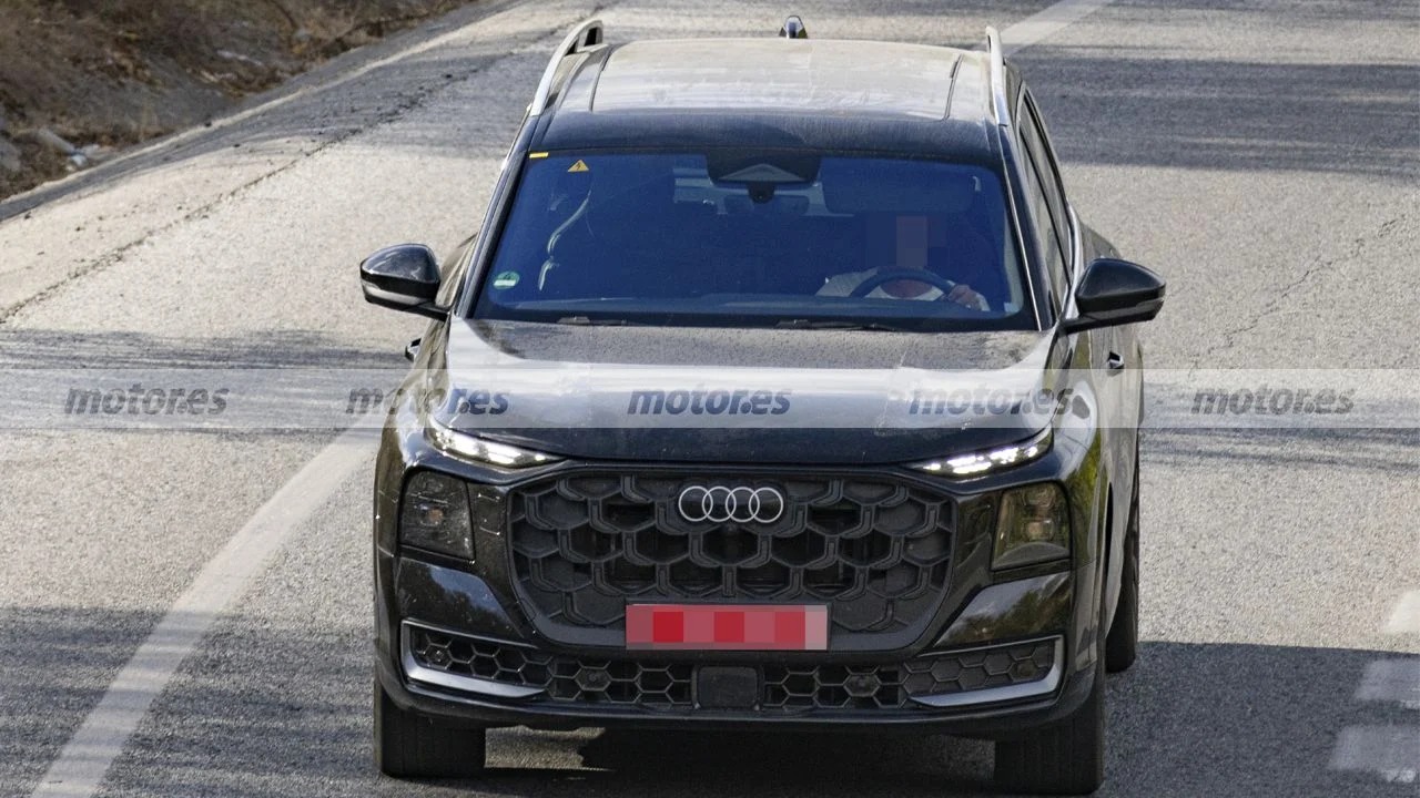 Audi Q9 PHEV Prototype Spied Without Camouflage Ahead of 2027 Launch
