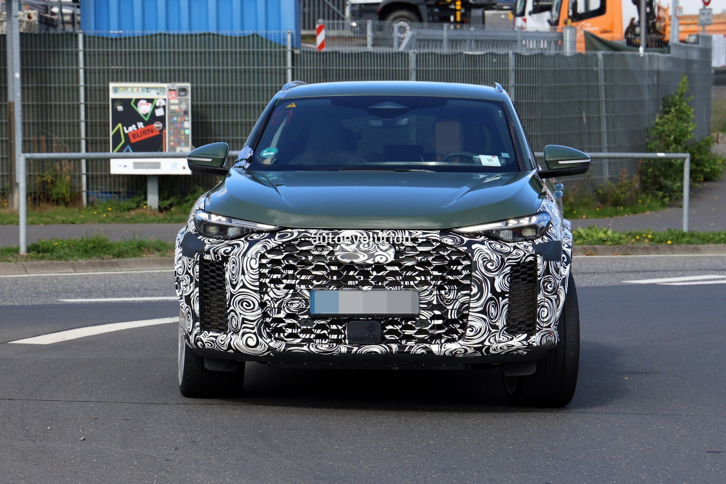 Audi RS Q5 and RS Q5 Sportback Spotted with New Design and Electrified Powertrain