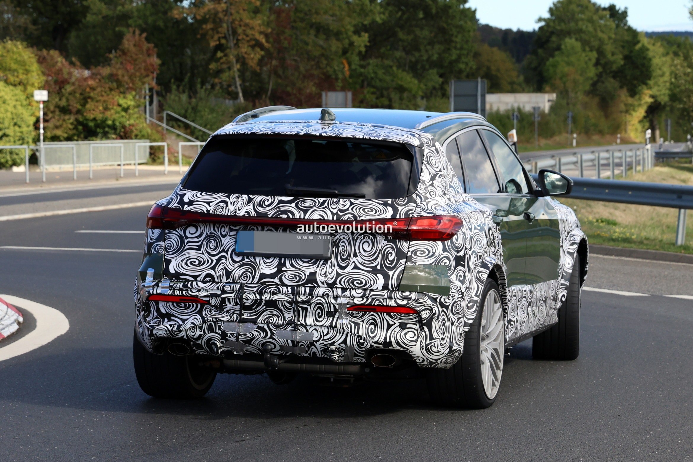Audi RS Q5 and RS Q5 Sportback Spotted with New Design and Electrified Powertrain