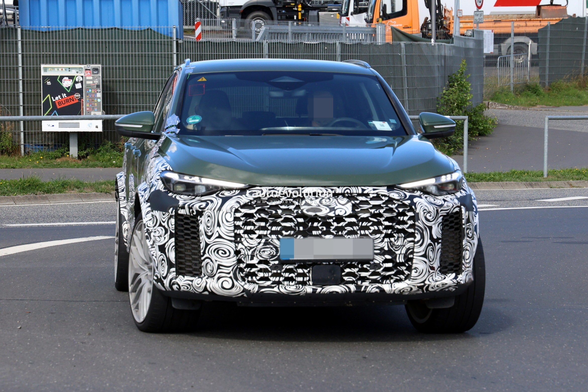 Audi RS Q5 and RS Q5 Sportback Spotted with New Design and Electrified Powertrain