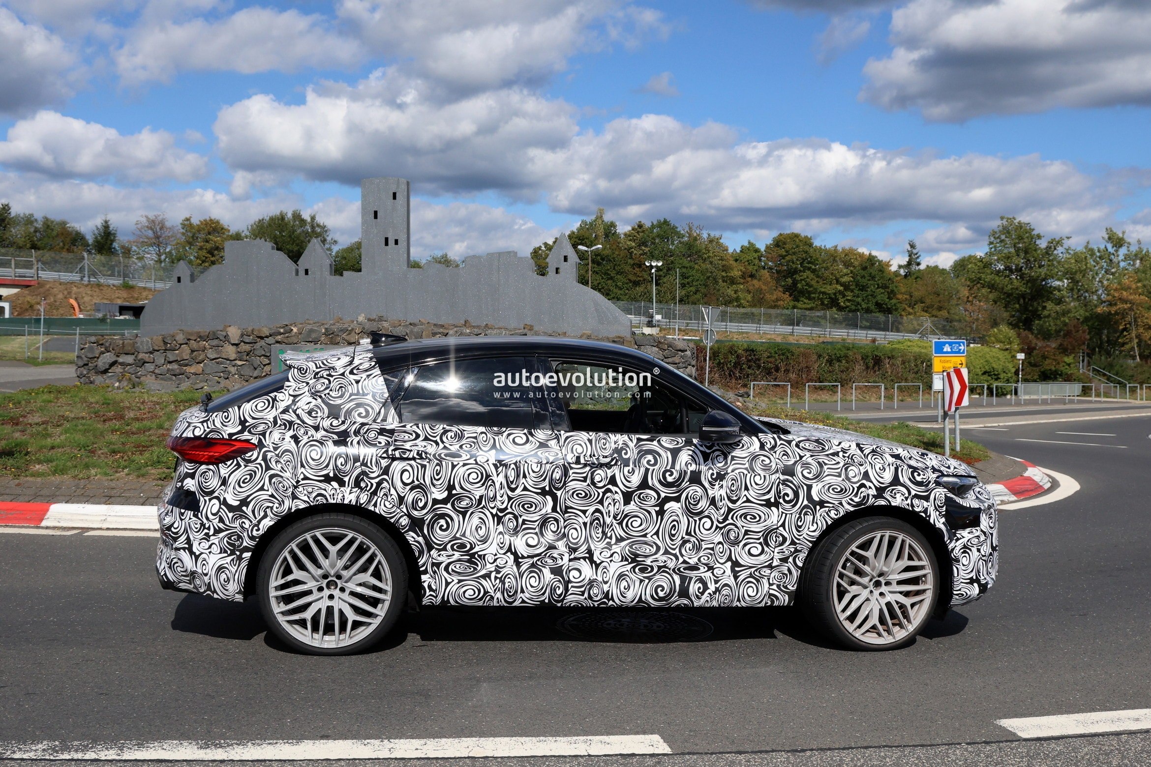 Audi RS Q5 and RS Q5 Sportback Spotted with New Design and Electrified Powertrain