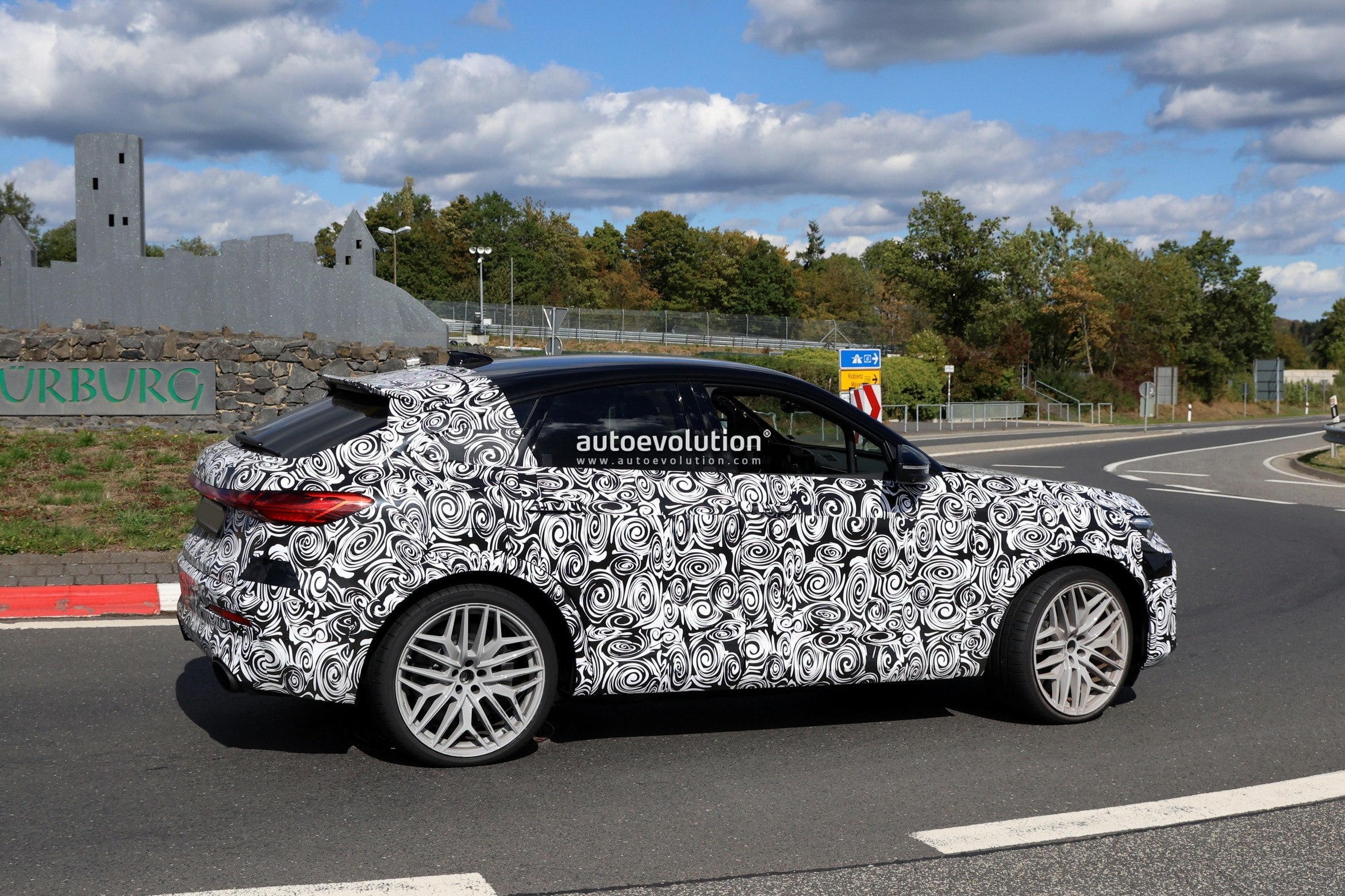 Audi RS Q5 and RS Q5 Sportback Spotted with New Design and Electrified Powertrain