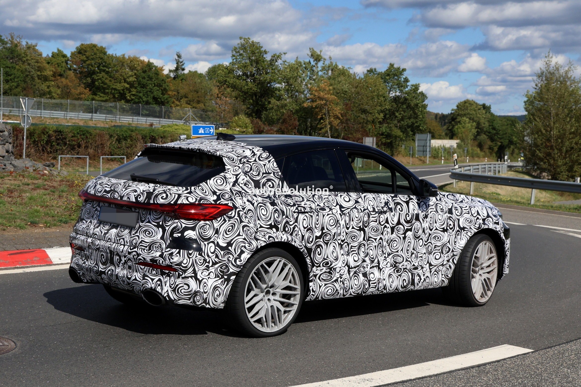 Audi RS Q5 and RS Q5 Sportback Spotted with New Design and Electrified Powertrain