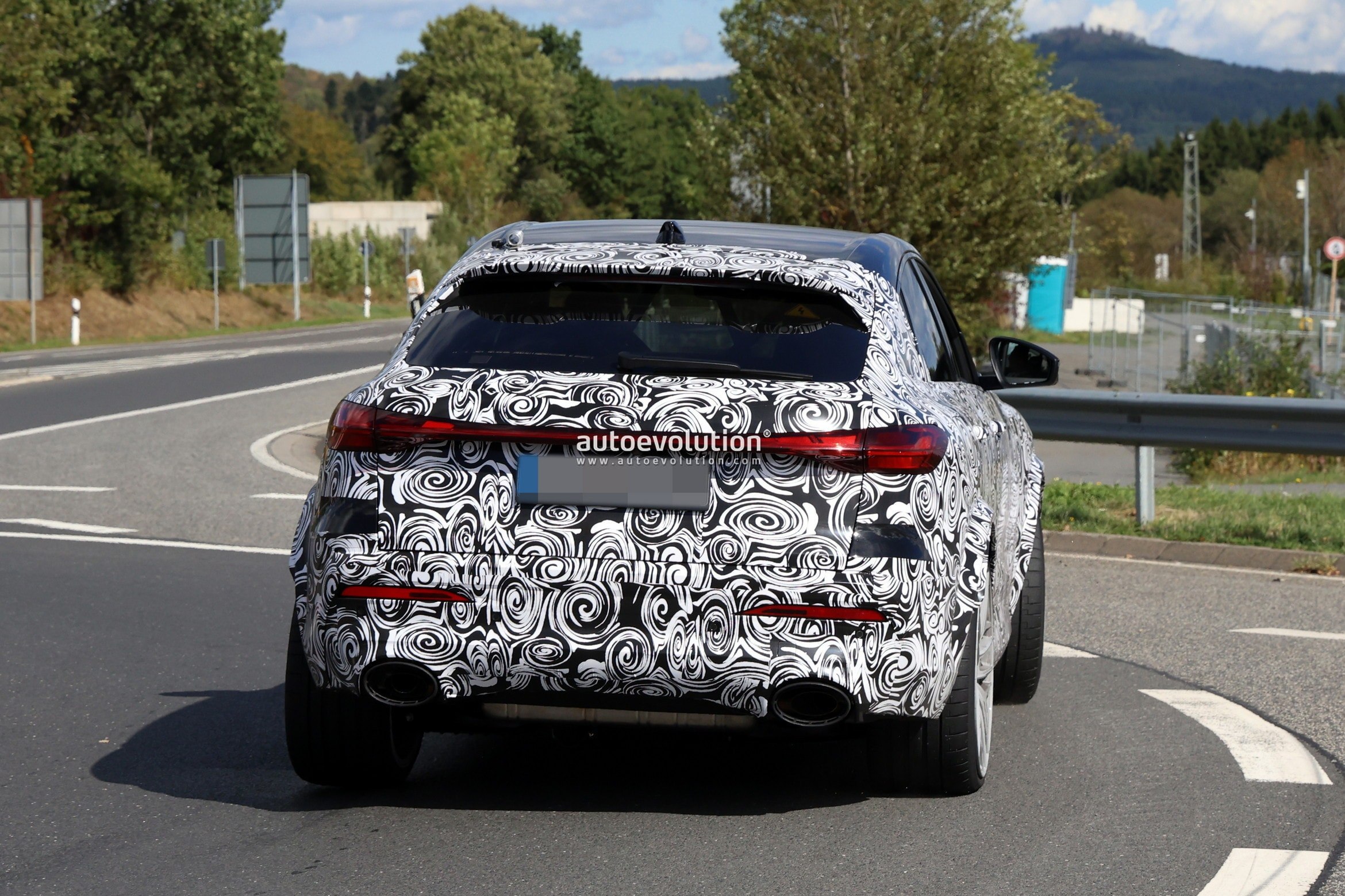 Audi RS Q5 and RS Q5 Sportback Spotted with New Design and Electrified Powertrain