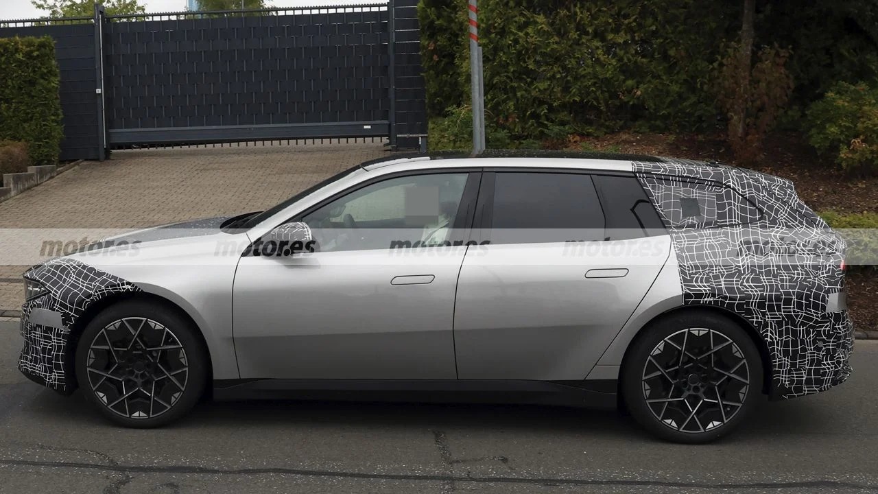 BMW i3 Touring Prototype Spotted, Electric Wagon Promises Up to 750 km Range