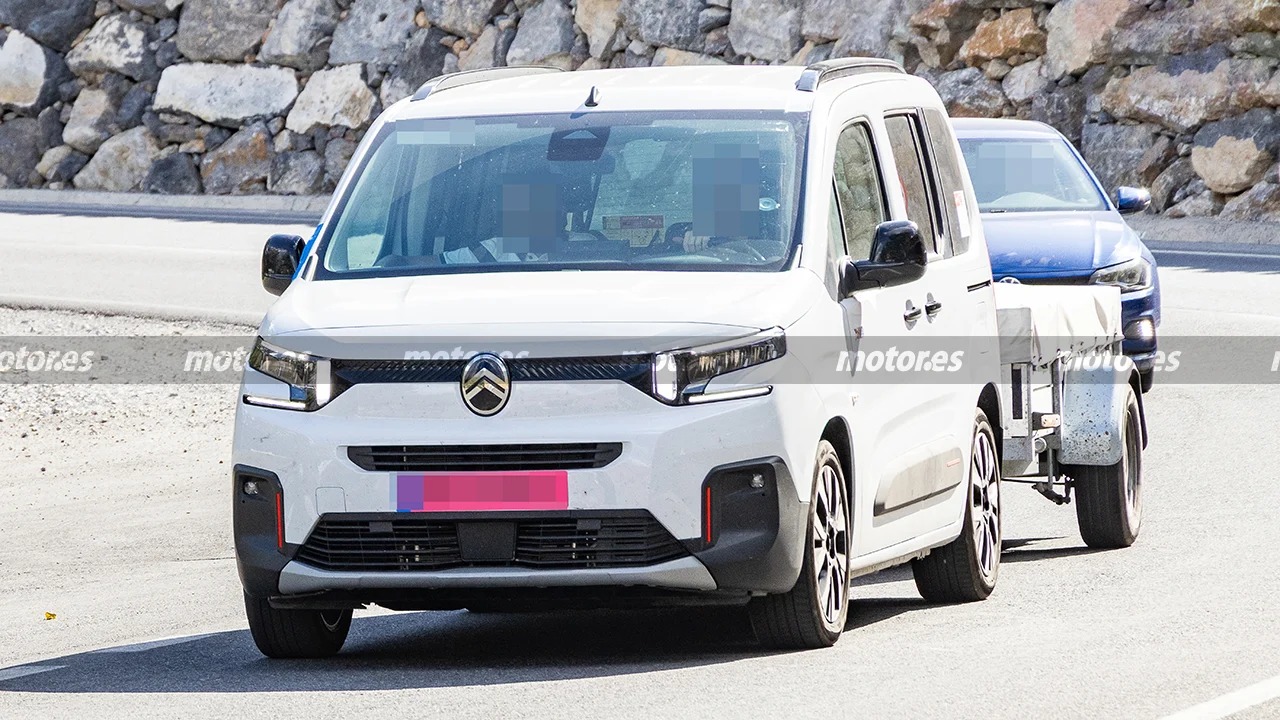 Citroën Berlingo Hybrid Spied During Testing With ECO Badge