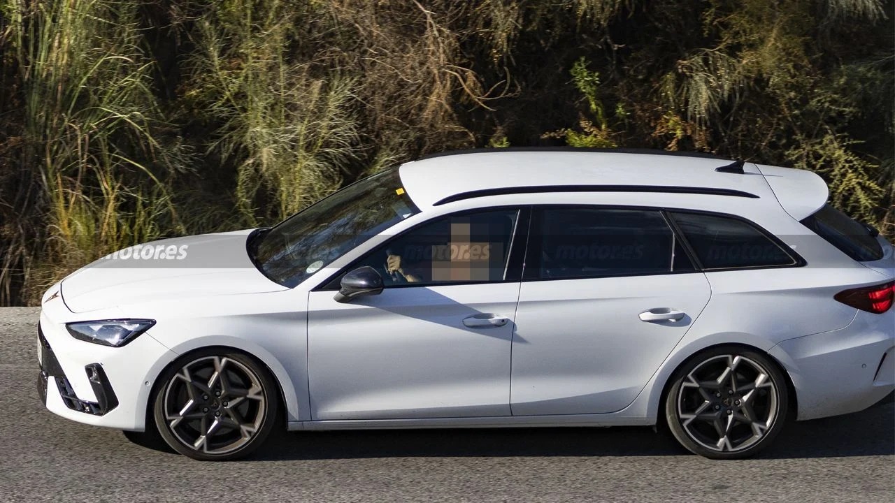 CUPRA Tests New 340 HP Hybrid with All-Wheel Drive and No Plug
