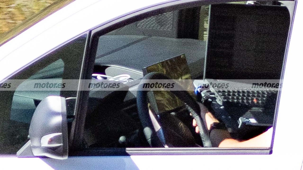 Renault Kangoo 2027 Spied With Larger Touchscreen Inside