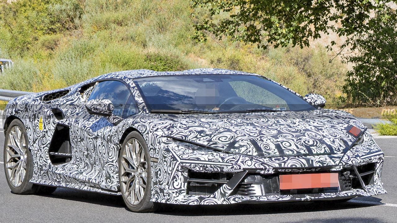 Lamborghini Tests Updated Revuelto Facelift with Fenomeno-Inspired Design