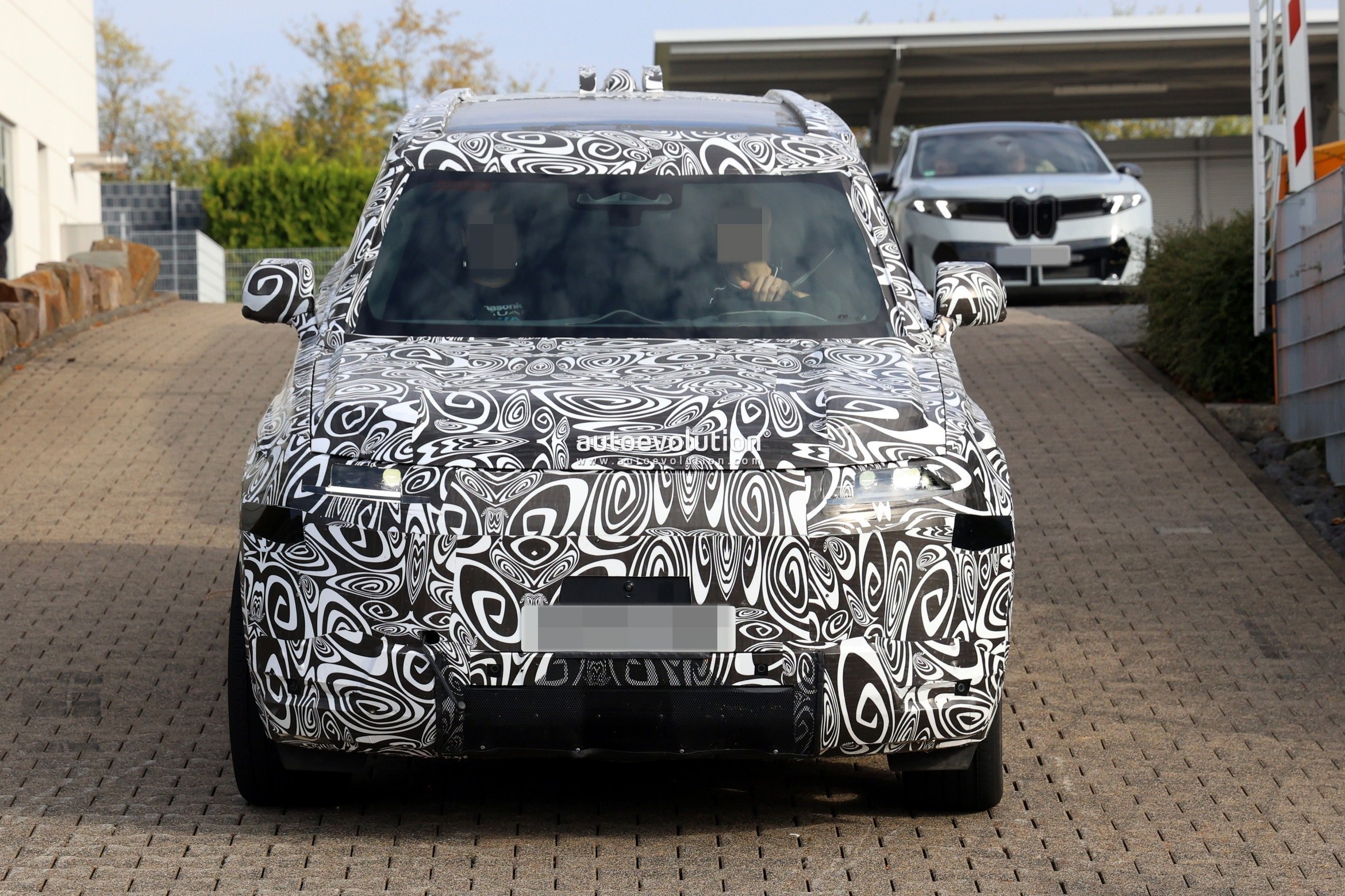 Land Rover Prepares “Baby” Defender to Rival Mercedes’ Mini G-Class